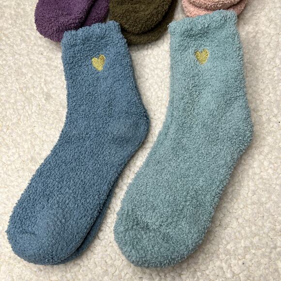 Cozy Fluffy Embroidered Heart Socks 5 Pair - Picture 3 of 7